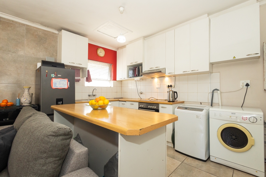 2 Bedroom Property for Sale in Oakglen Western Cape